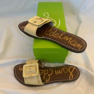 Sam Edelman flat, yellow sandals with box.